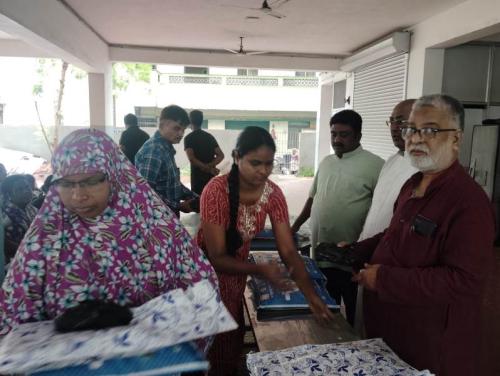 DISTRIBUTION-OF-SAREES-3